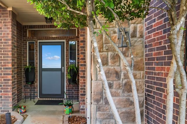 160 Greathouse Village, Decatur, TX 76234