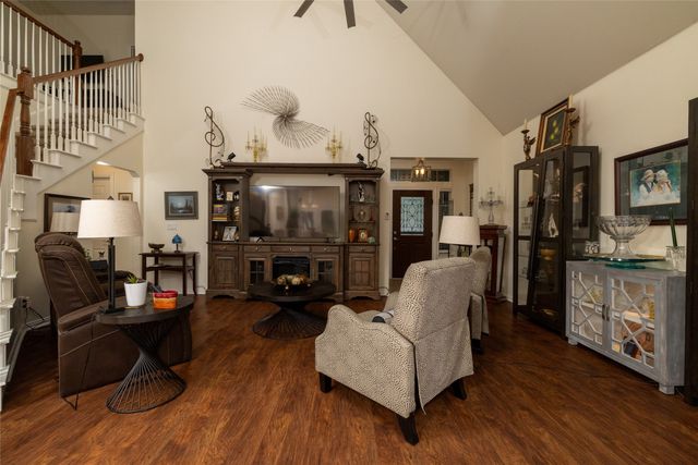 160 Greathouse Village, Decatur, TX 76234