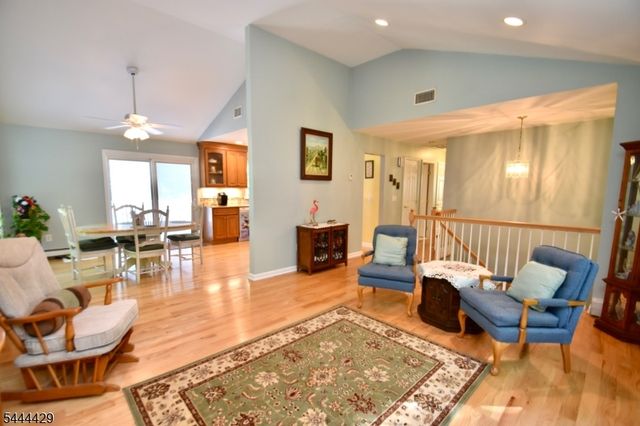 35 Deerfield Dr, Hardyston Twp., NJ 07416
