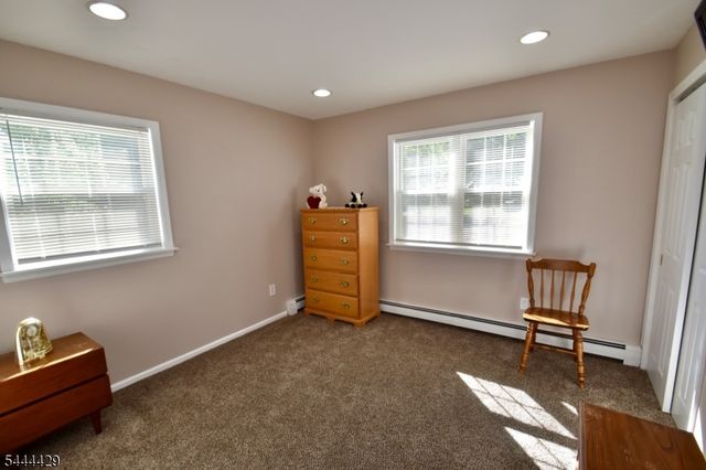 35 Deerfield Dr, Hardyston Twp., NJ 07416