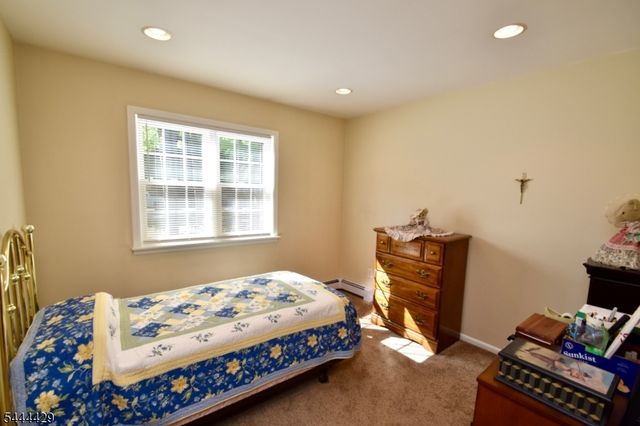 35 Deerfield Dr, Hardyston Twp., NJ 07416
