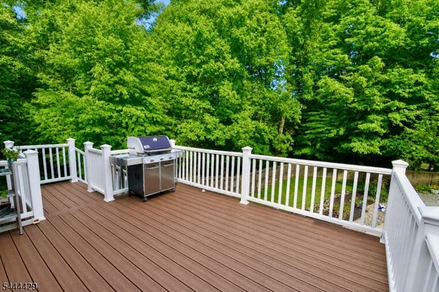 35 Deerfield Dr, Hardyston Twp., NJ 07416