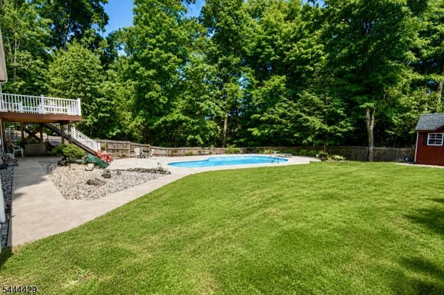 35 Deerfield Dr, Hardyston Twp., NJ 07416