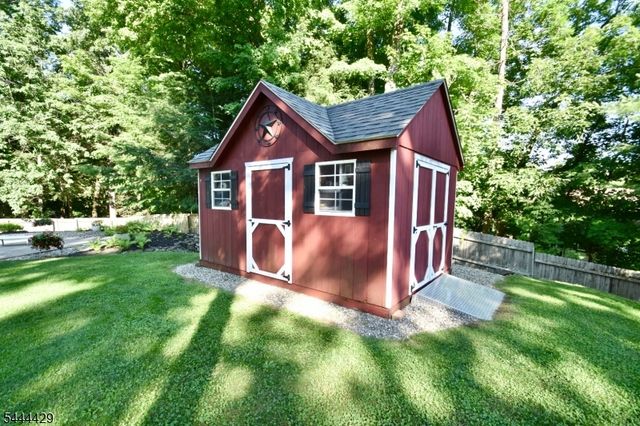 35 Deerfield Dr, Hardyston Twp., NJ 07416