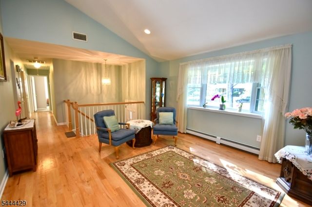 35 Deerfield Dr, Hardyston Twp., NJ 07416