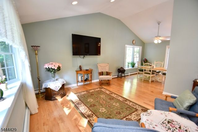 35 Deerfield Dr, Hardyston Twp., NJ 07416