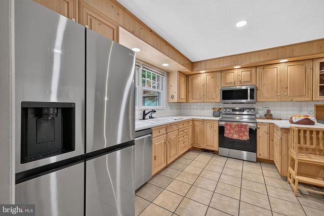715 AMBLESIDE DR, Wilmington, DE 19808