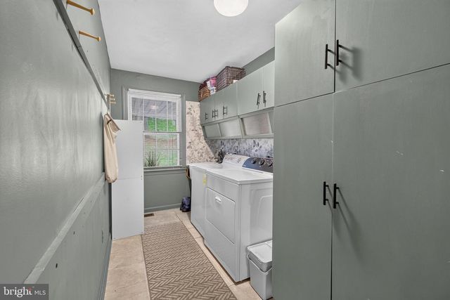 715 AMBLESIDE DR, Wilmington, DE 19808