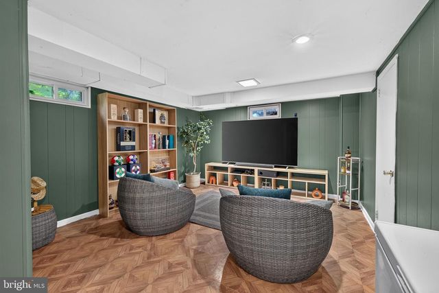 715 AMBLESIDE DR, Wilmington, DE 19808