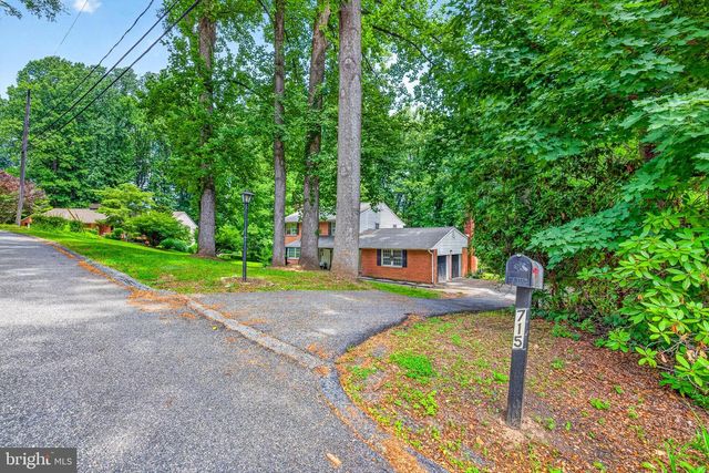 715 AMBLESIDE DR, Wilmington, DE 19808