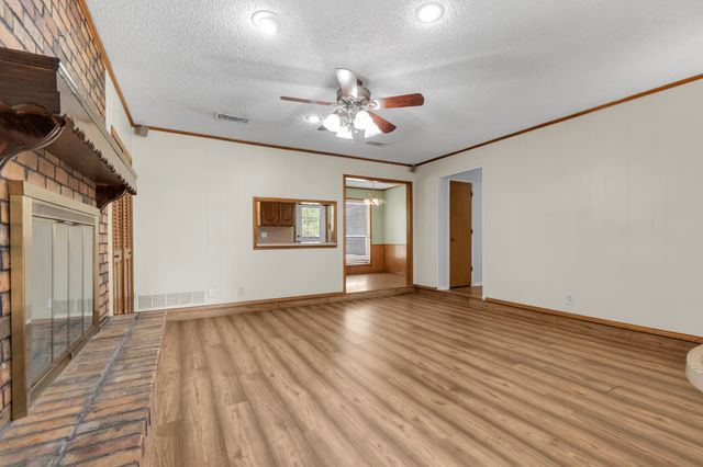202 Diane Drive, Sanger, TX 76266