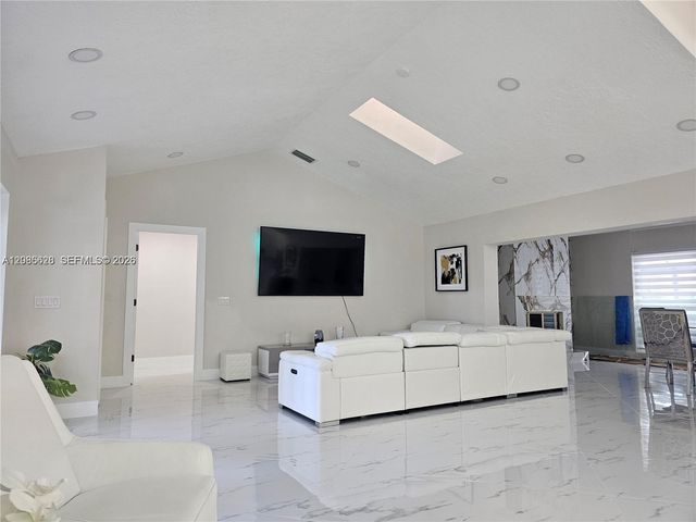 4 Alford Court, Palm Beach Gardens, FL 33418