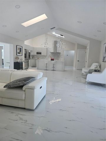 4 Alford Court, Palm Beach Gardens, FL 33418