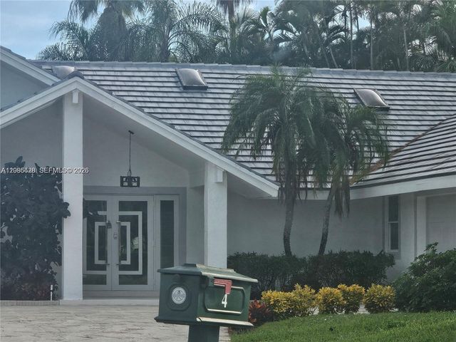 4 Alford Court, Palm Beach Gardens, FL 33418