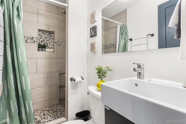 767 Hanover Street, Aurora, CO 80010