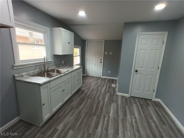 3104 Liggett Drive, Parma, OH 44134