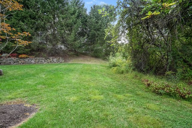 39 Woodcrest Lane 39, Danbury, CT 06810