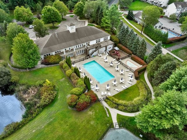 39 Woodcrest Lane 39, Danbury, CT 06810