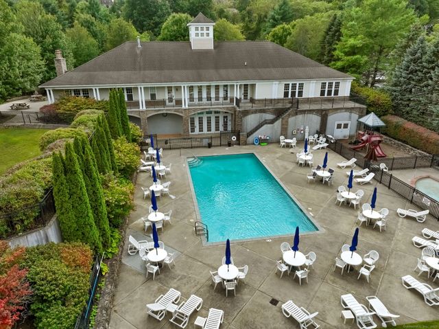 39 Woodcrest Lane 39, Danbury, CT 06810