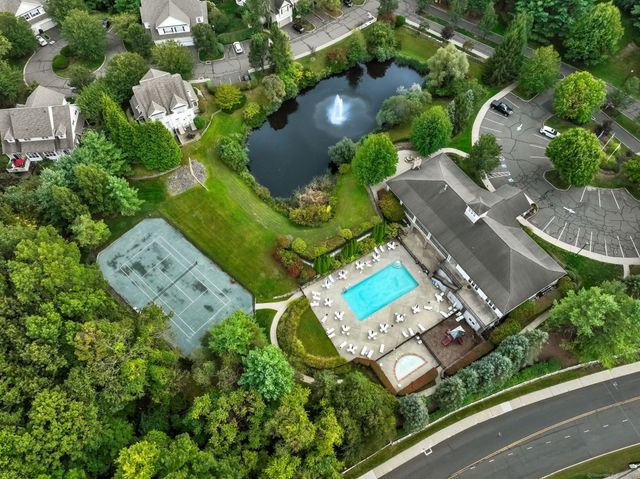 39 Woodcrest Lane 39, Danbury, CT 06810