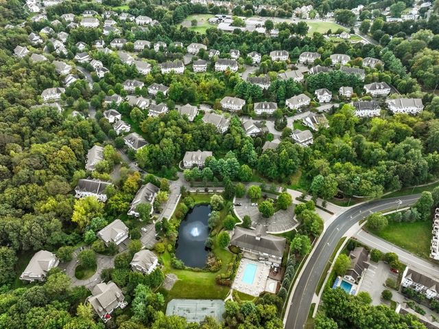 39 Woodcrest Lane 39, Danbury, CT 06810