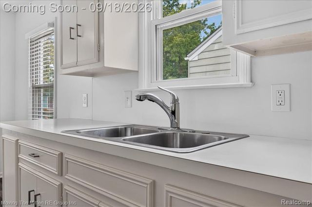2326 Rowland Avenue, Royal Oak, MI 48067