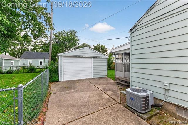 2326 Rowland Avenue, Royal Oak, MI 48067