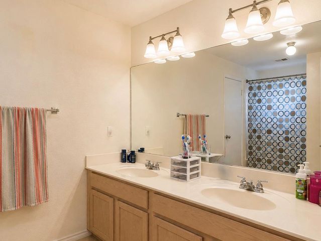 120 Evergreen CIR, Georgetown, TX 78626