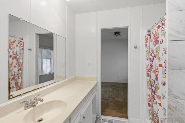 7026 San Bartolo Street 18, Carlsbad, CA 92011