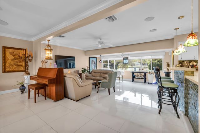 4221 NE 16th Avenue, Oakland Park, FL 33334