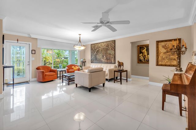 4221 NE 16th Avenue, Oakland Park, FL 33334