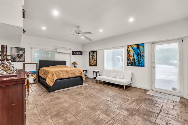 4221 NE 16th Avenue, Oakland Park, FL 33334