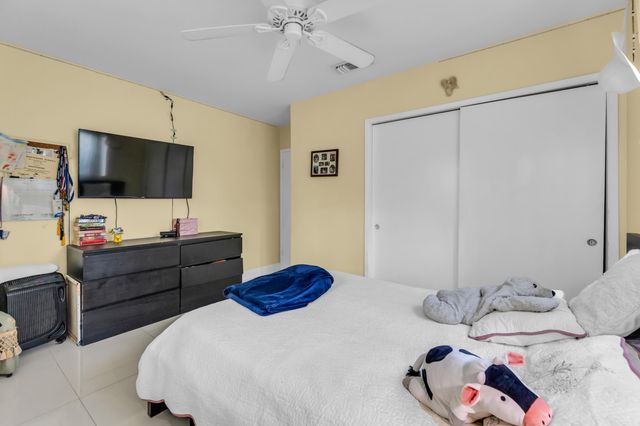 4221 NE 16th Avenue, Oakland Park, FL 33334