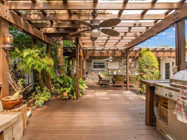 4221 NE 16th Avenue, Oakland Park, FL 33334