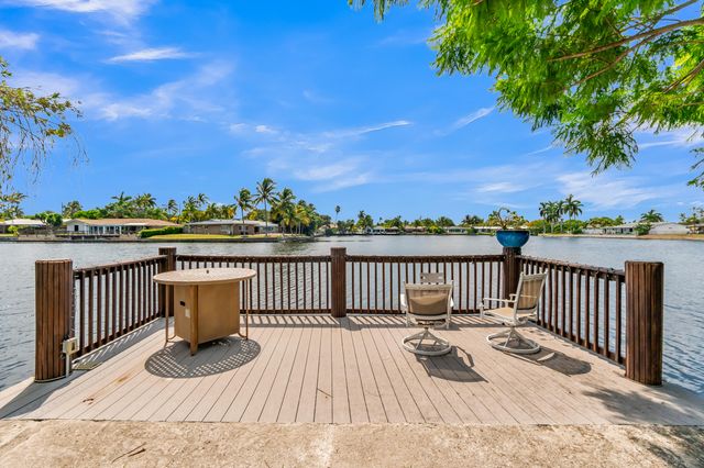 4221 NE 16th Avenue, Oakland Park, FL 33334