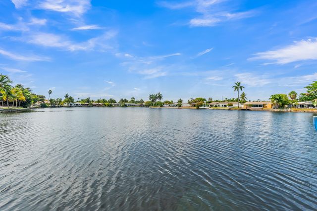 4221 NE 16th Avenue, Oakland Park, FL 33334
