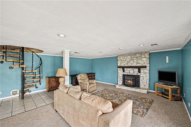 9899 NW Blair Lane, Gower, MO 64454