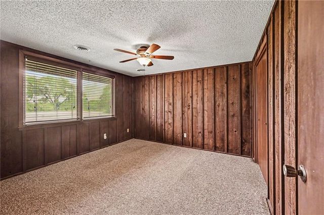9899 NW Blair Lane, Gower, MO 64454
