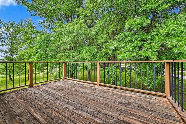 9899 NW Blair Lane, Gower, MO 64454