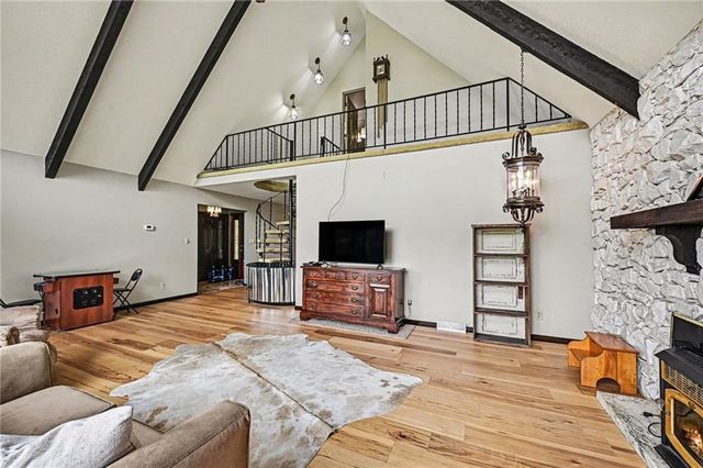 9899 NW Blair Lane, Gower, MO 64454