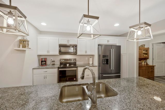 2610 Purdom Court, Evansville, IN 47715