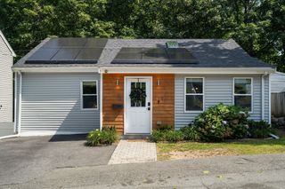 15 Howard St, Randolph, MA 02368