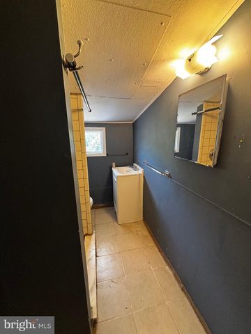 50 W MONROE ST, Mount Holly, NJ 08060