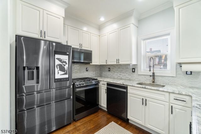 122 4Th Ave, East Orange City, NJ 07017