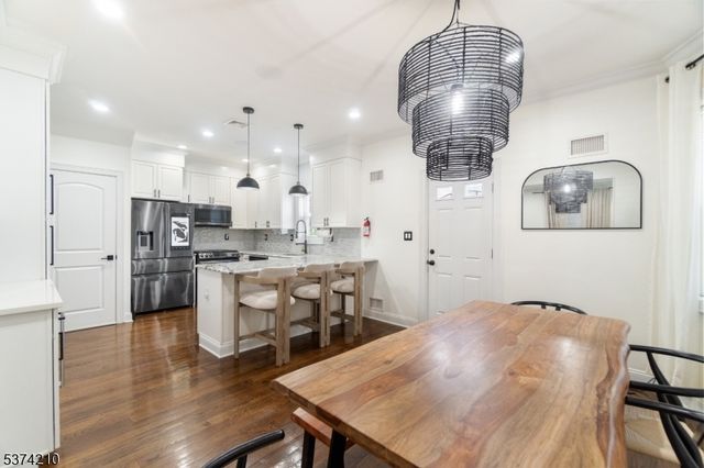 122 4Th Ave, East Orange City, NJ 07017