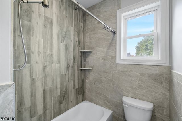 122 4Th Ave, East Orange City, NJ 07017