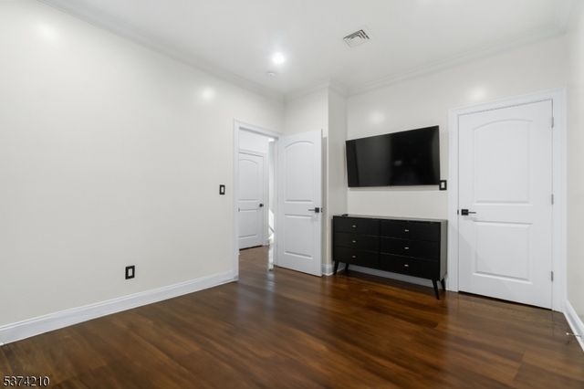 122 4Th Ave, East Orange City, NJ 07017