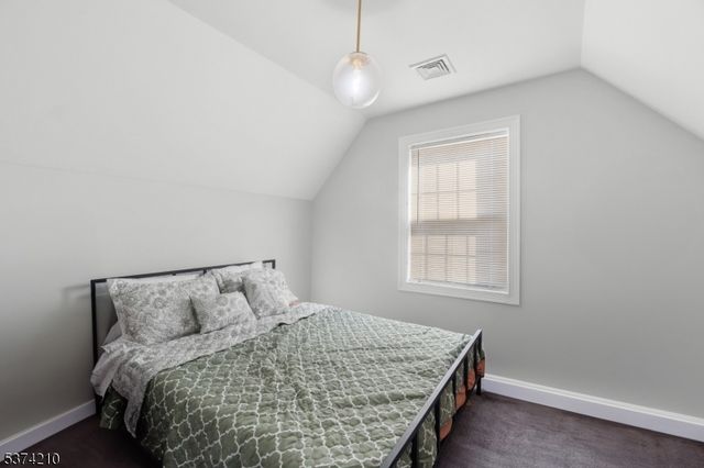 122 4Th Ave, East Orange City, NJ 07017