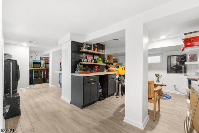 122 4Th Ave, East Orange City, NJ 07017