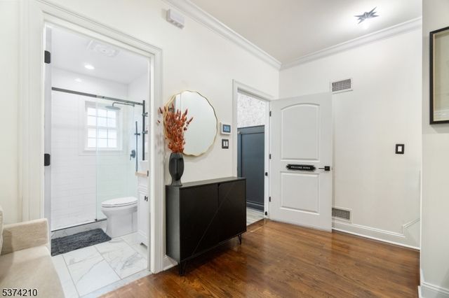 122 4Th Ave, East Orange City, NJ 07017